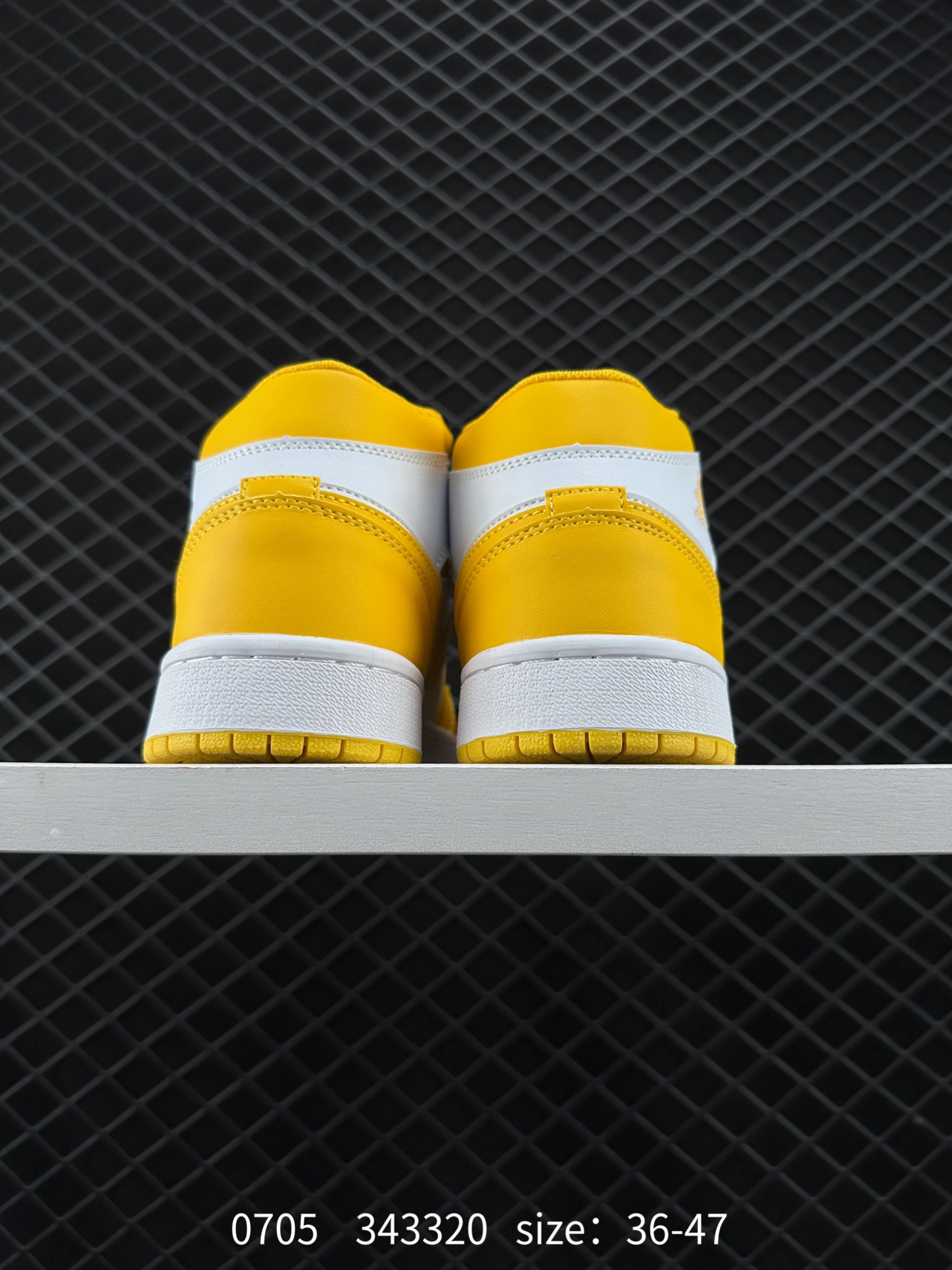 NIKE Air Jordan 1 Retro Mid